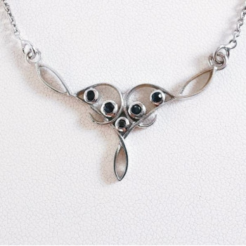 Collier Arabesque Saphirs Or Blanc 750 - 18 carats Pièce Unique