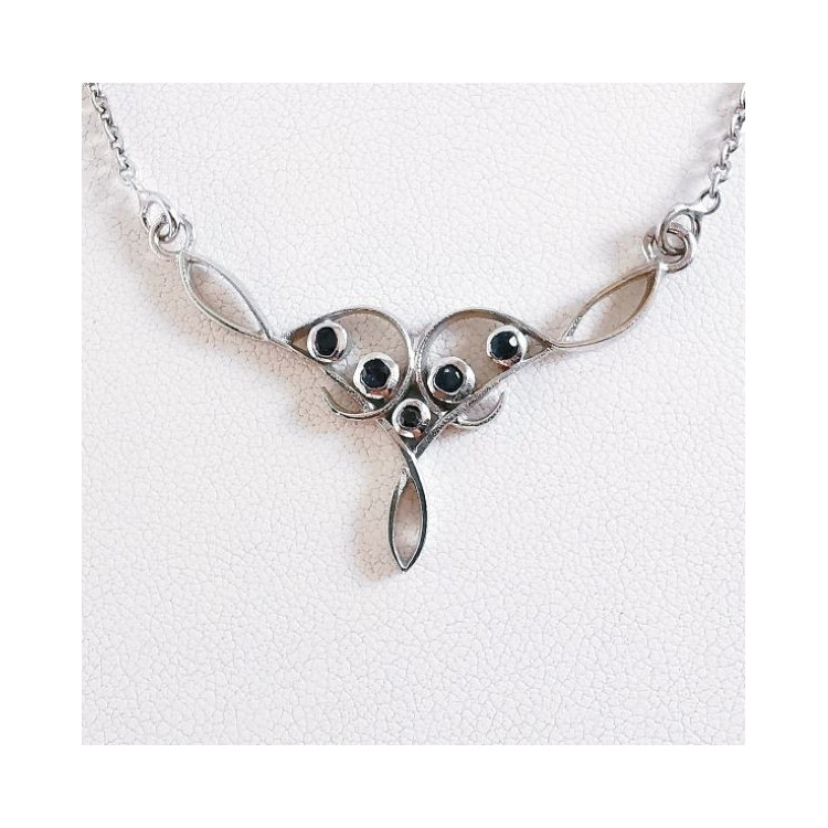 Collier Arabesque Saphirs Or Blanc 750 - 18 carats Pièce Unique