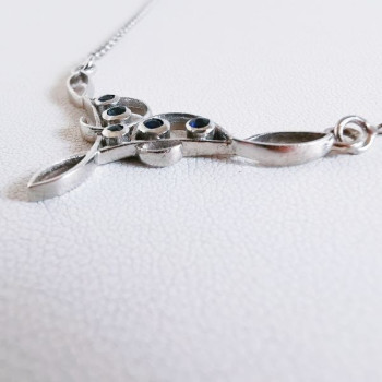 Collier Arabesque Saphirs Or Blanc 750 - 18 carats Pièce Unique