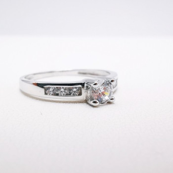Bague Solitaire Accompagné Oxydes de Zirconium Or Blanc 750 - 18 carats