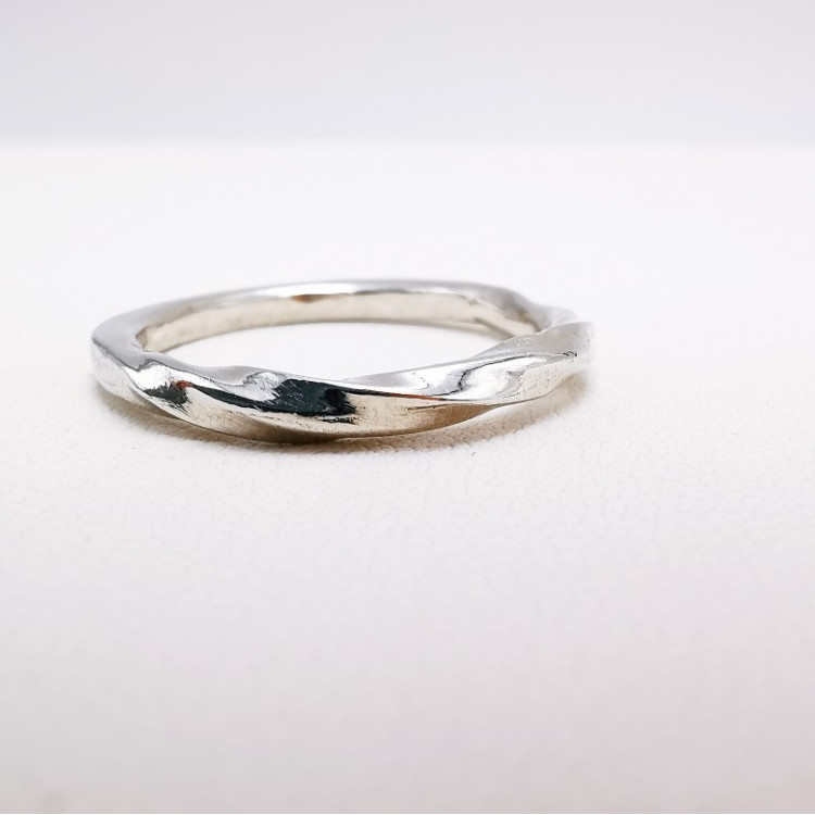 Alliance "Twist" Or Blanc 750 - 18 carats